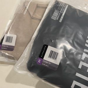 Alphalete aero leggings- black